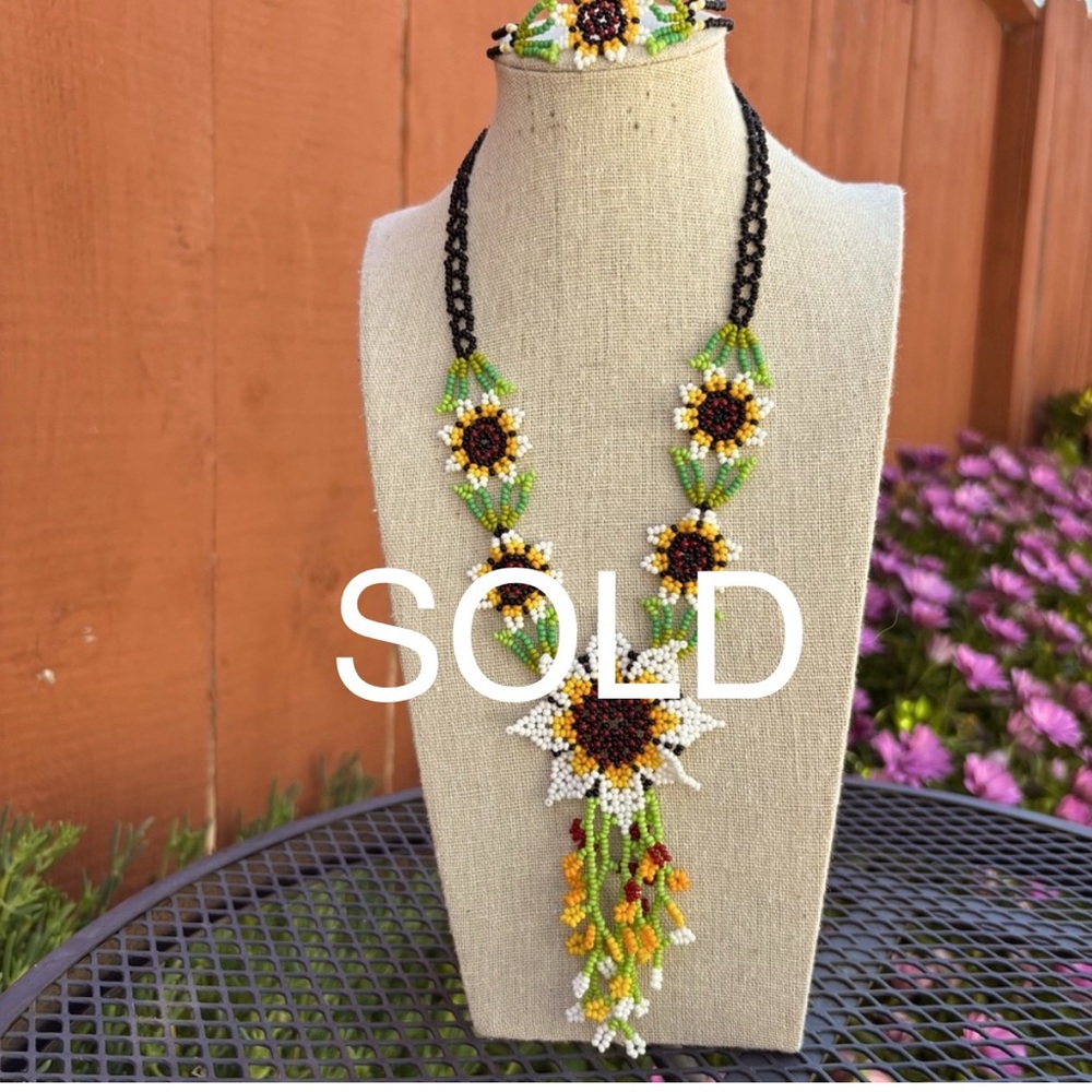 Handcrafted Beaded Sunflower Necklace and bracelet Set - Picture 7 of 7